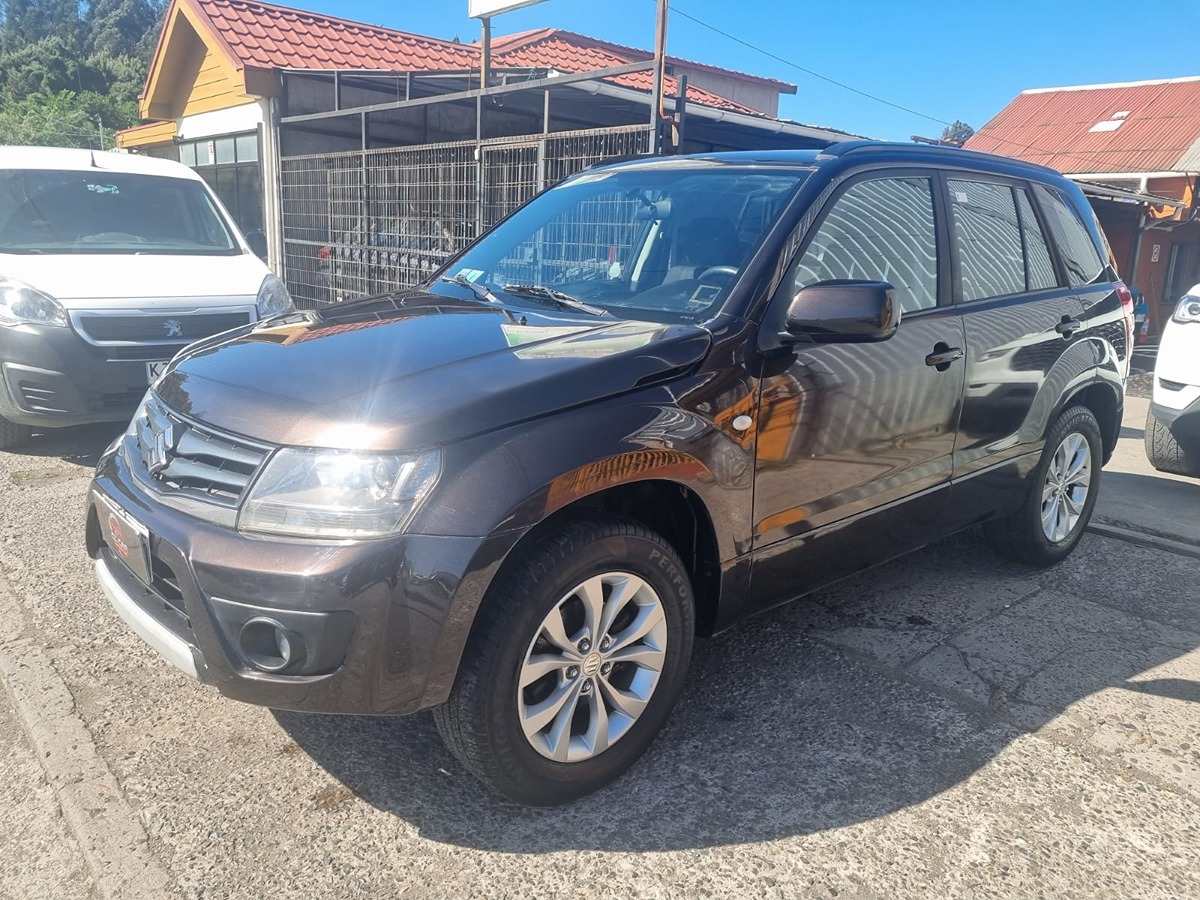 Suzuki Grand Nomade GLX Sport 2016, color Dorado bronce