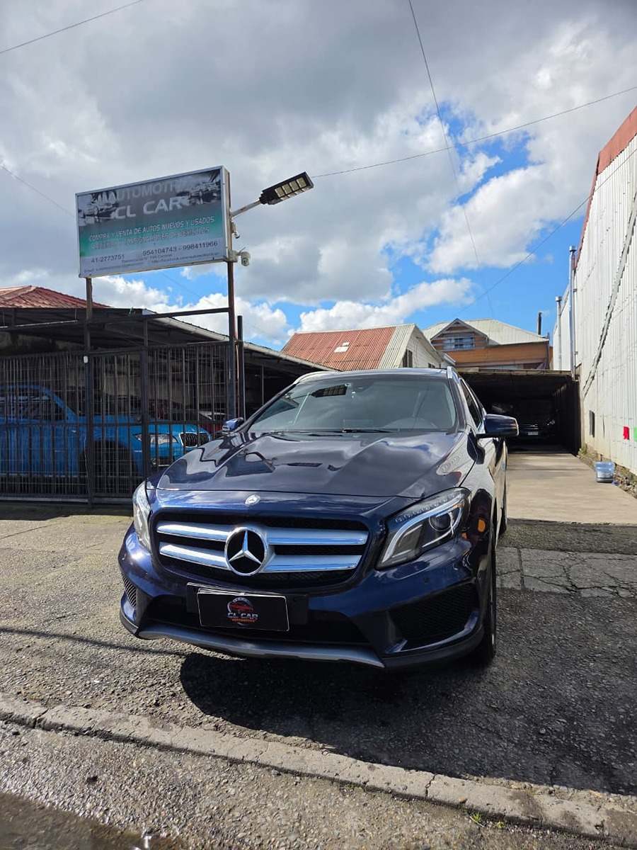 Mercedes-Benz GLA 220d 2017, color Azul